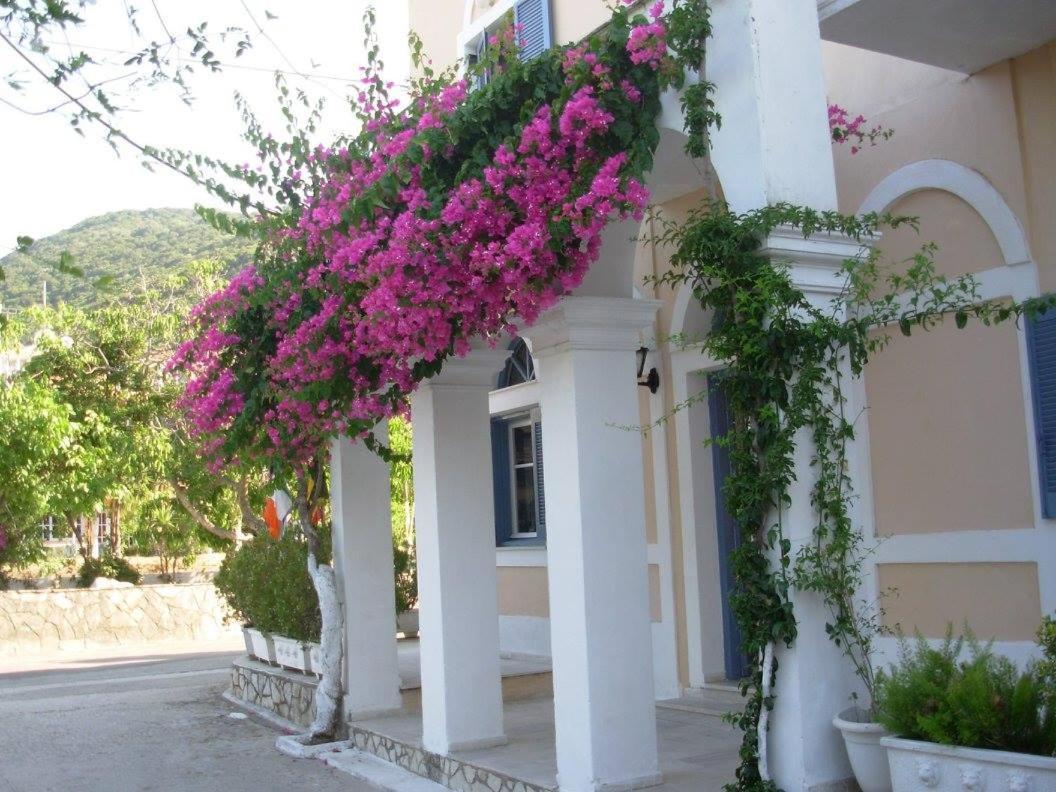 Louisa Studios Poros  Buitenkant foto