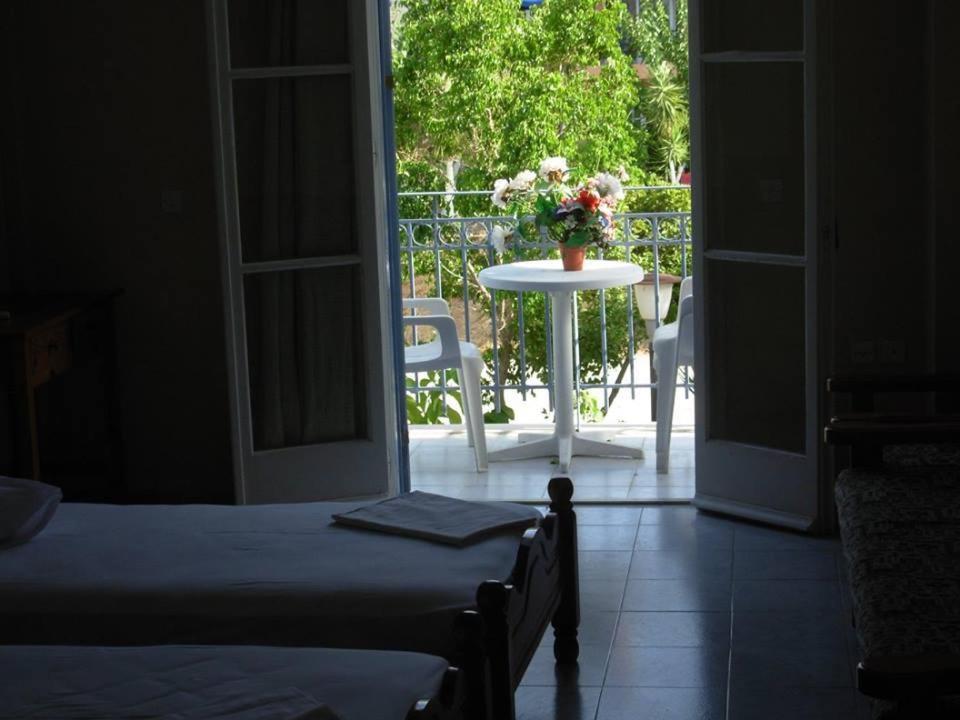 Louisa Studios Poros  Buitenkant foto