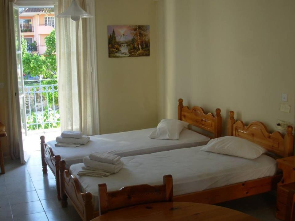 Louisa Studios Poros  Buitenkant foto