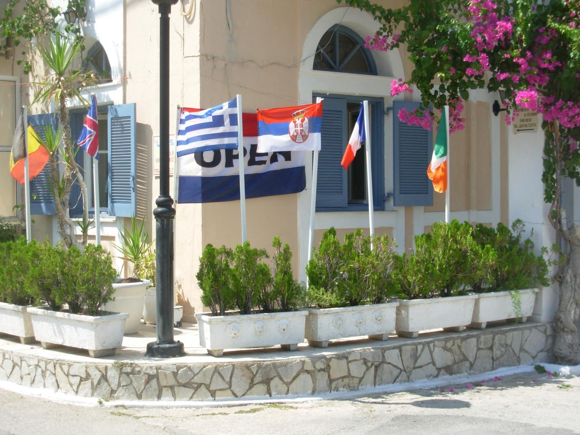 Louisa Studios Poros  Buitenkant foto