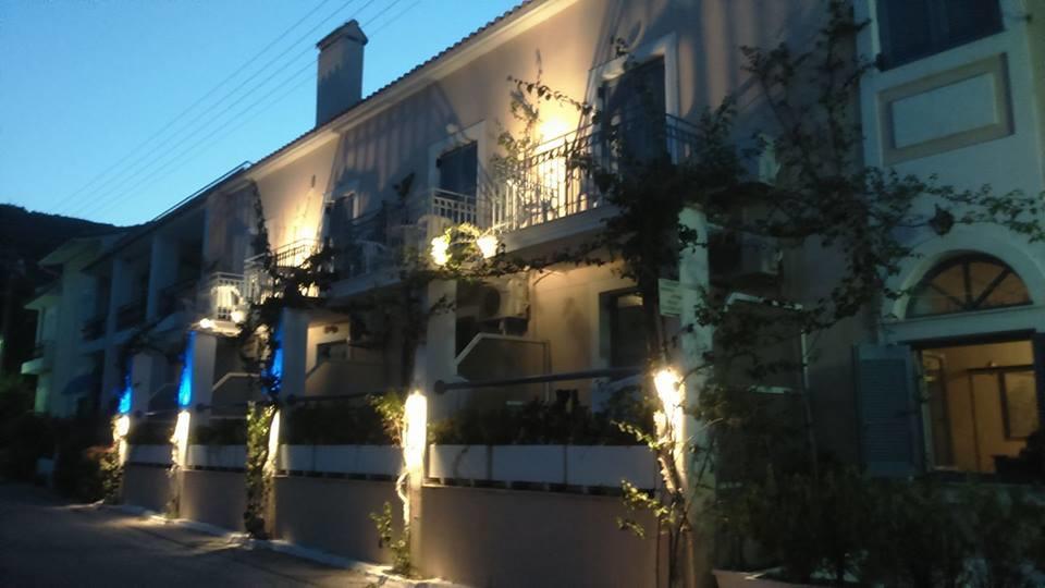 Louisa Studios Poros  Buitenkant foto