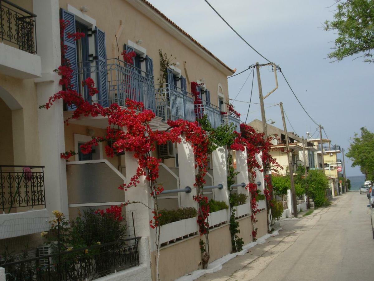 Louisa Studios Poros  Buitenkant foto