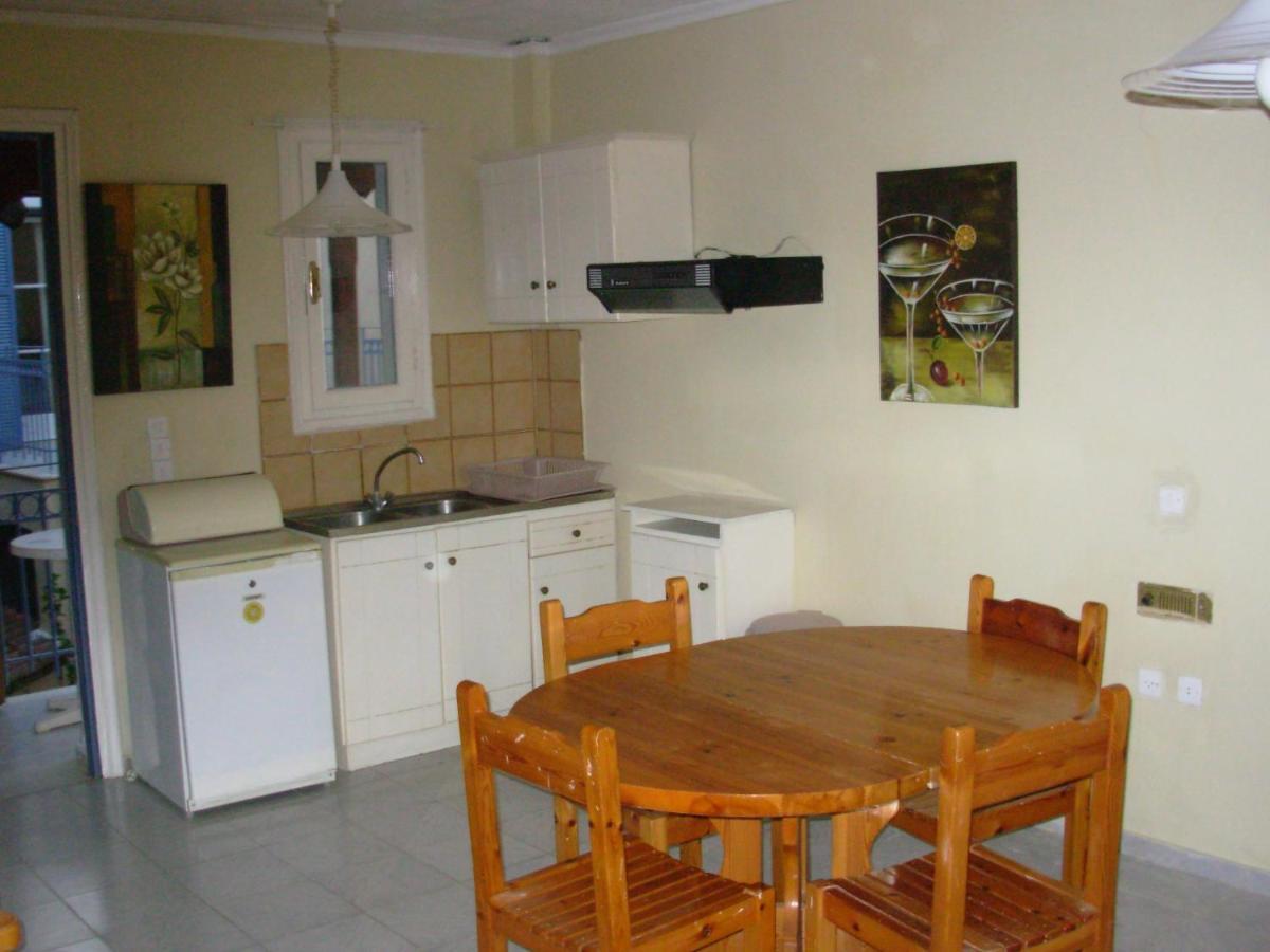 Louisa Studios Poros  Buitenkant foto